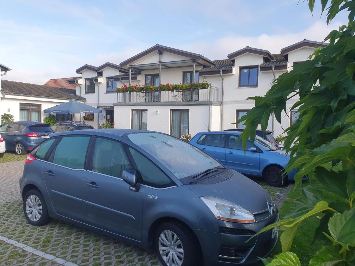 Hotel-Pension Pastow Garni Broderstorf Luaran gambar