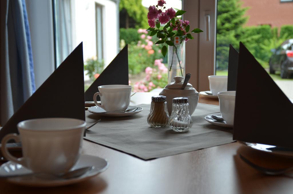Hotel-Pension Pastow Garni Broderstorf Luaran gambar