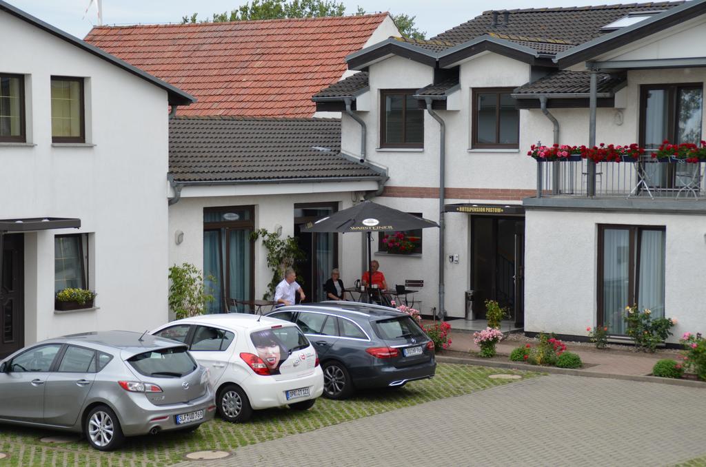 Hotel-Pension Pastow Garni Broderstorf Luaran gambar