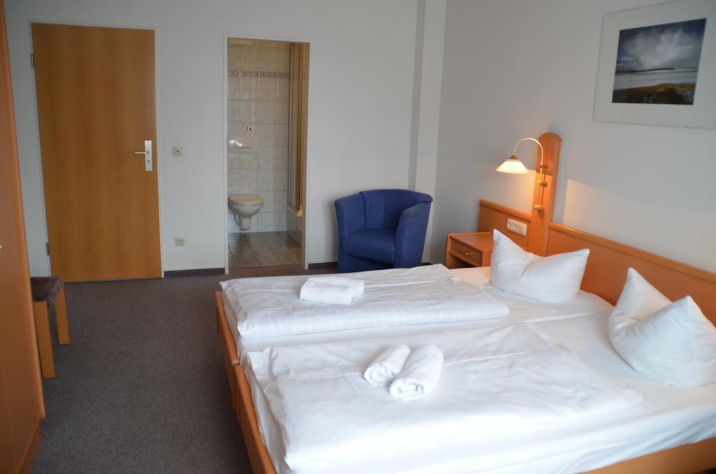 Hotel-Pension Pastow Garni Broderstorf Luaran gambar